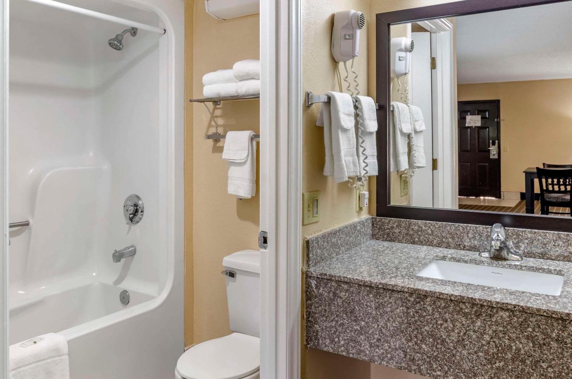 Quality Inn Hillsville Esterno foto