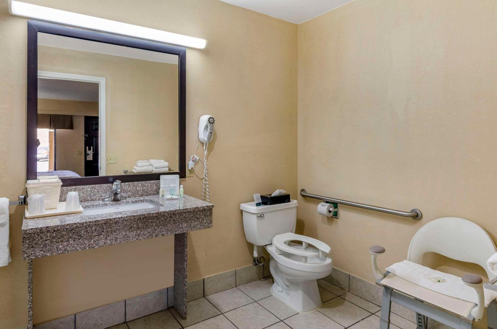 Quality Inn Hillsville Esterno foto